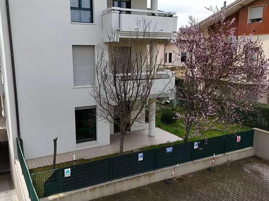 Immagine 14 di Trilocale in vendita  in Viale Tocra 10A a Rimini