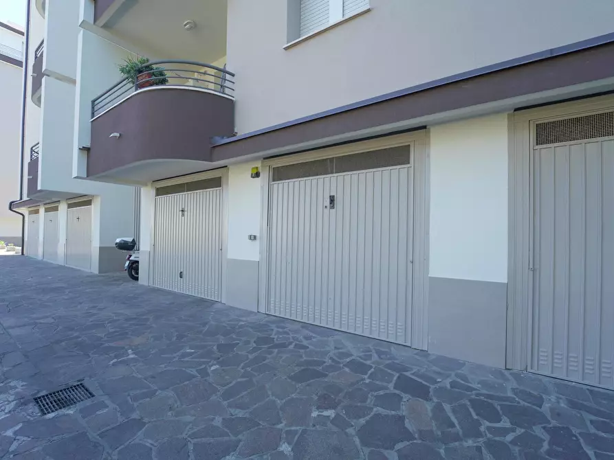 Immagine 28 di Trilocale in vendita  in Via Raffaele Marvelli 9 a Rimini