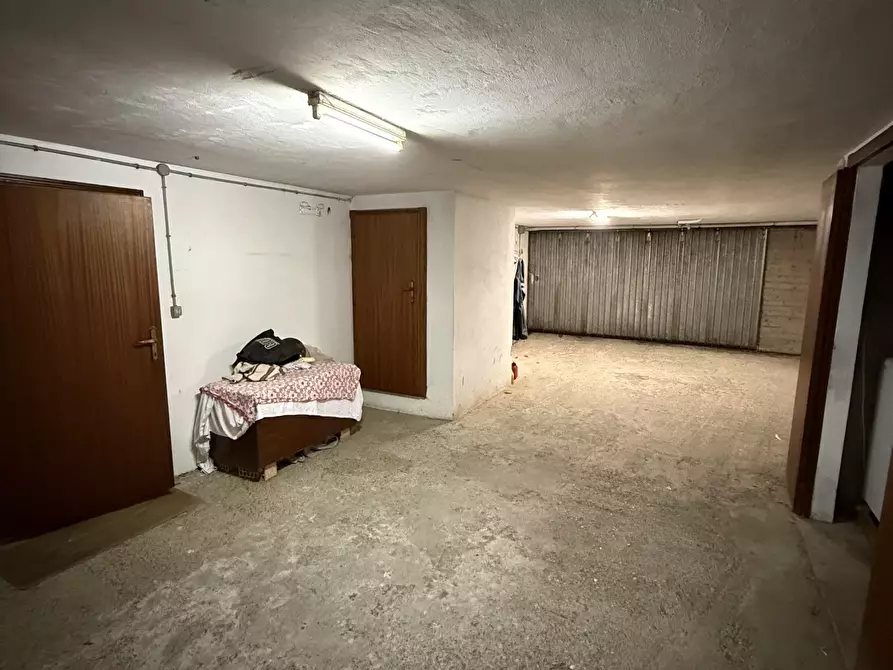 Immagine 61 di Pentalocale in vendita  in Via Busca 115 a Santarcangelo Di Romagna