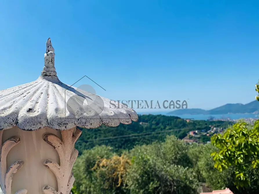 Immagine 28 di Villa in vendita  in Via Fratelli Aristide e Alduino Castellini 8 a Vezzano Ligure