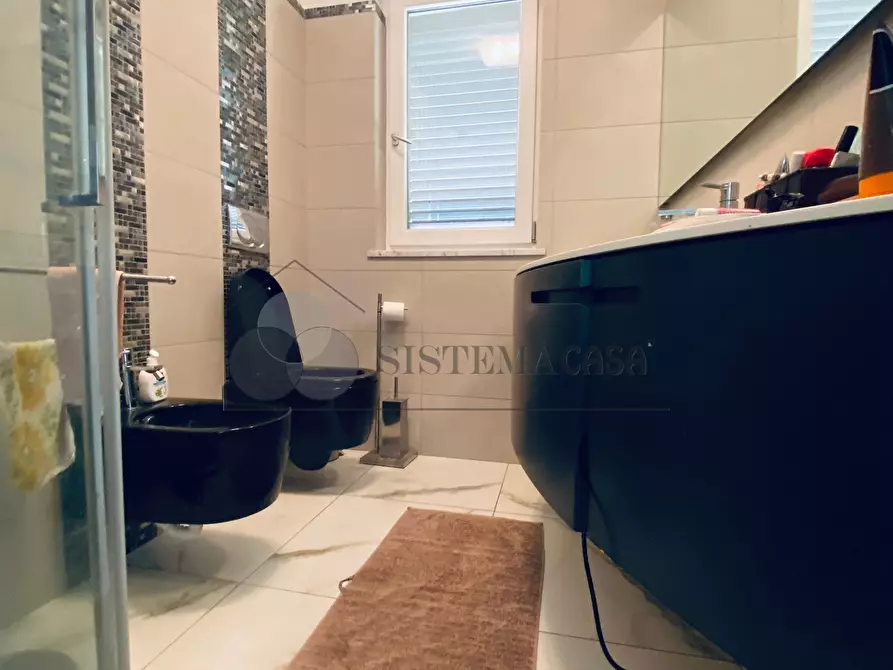 Immagine 50 di Villa in vendita  a Castelnuovo Magra