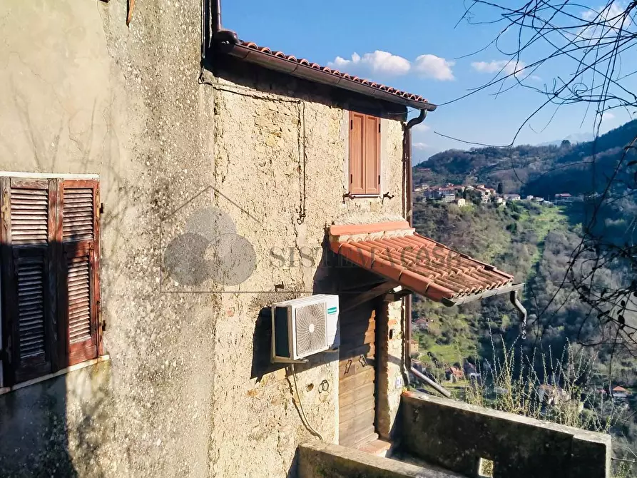 Immagine 3 di Rustico / casale in vendita  in Via Villaggio U.N.R.R.A. 8 a Fosdinovo