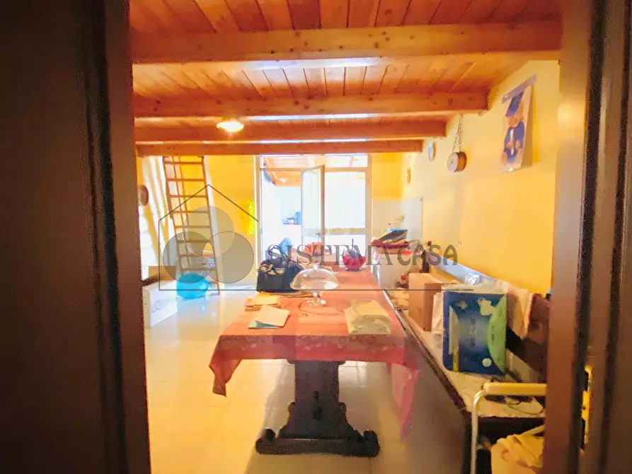 Immagine 22 di Villa in vendita  in Via 1º Maggio 12 a Follo