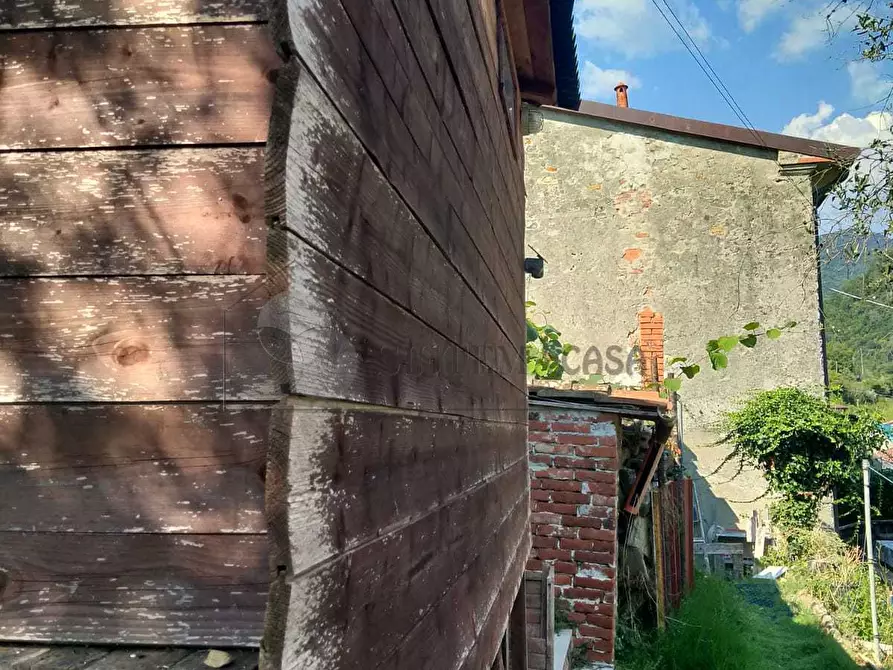 Immagine 25 di Porzione di casa in vendita  in via Figliola snc a Ortonovo