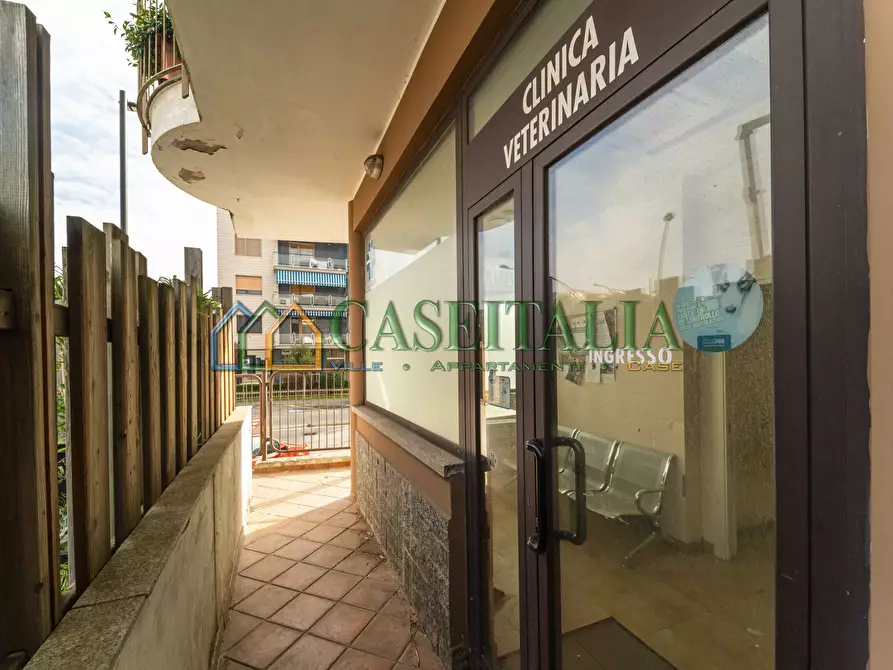 Immagine 5 di Locale commerciale in vendita  in Via Cavour 46 a Alpignano