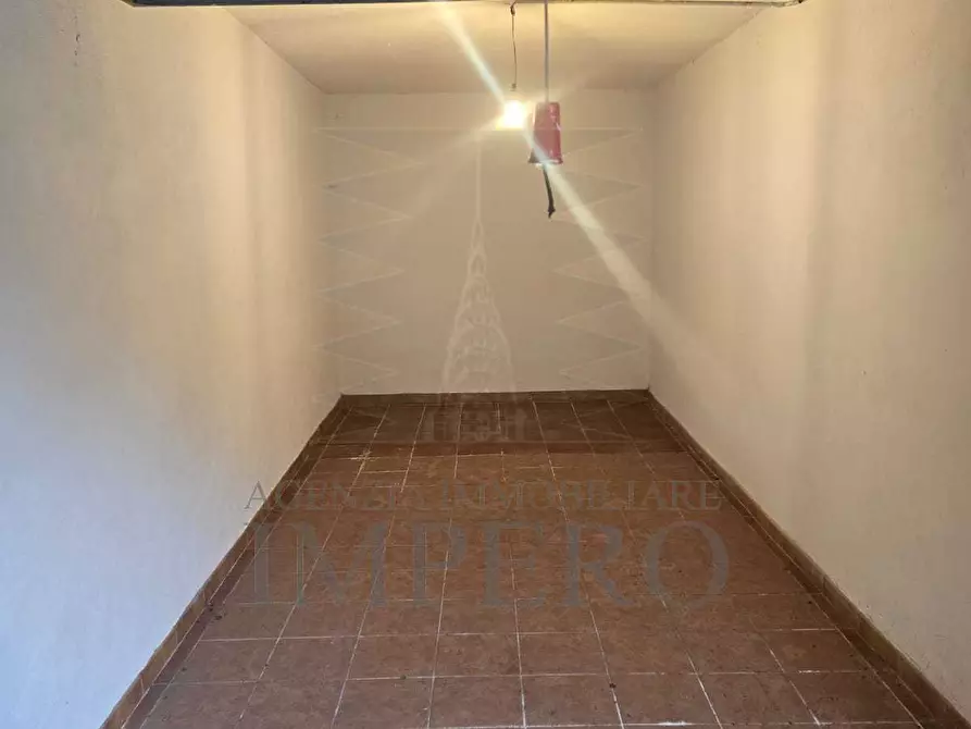 Immagine 1 di Garage in vendita  in Corso Limone Piemonte a Ventimiglia