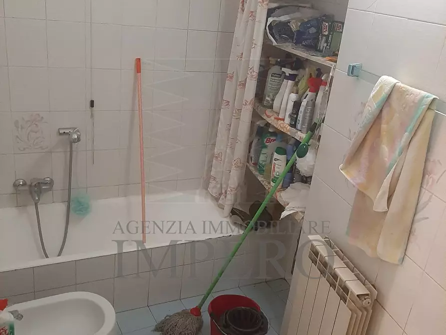 Immagine 8 di Trilocale in vendita  in Piazza Giuseppe Garibaldi a Camporosso