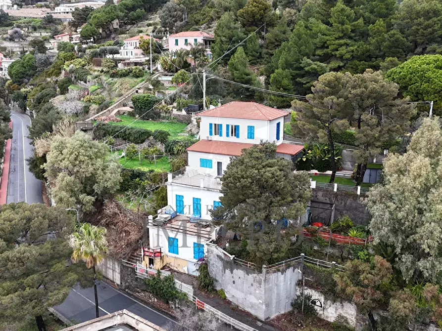 Immagine 12 di Villa in vendita  in Corso G. Verdi 16 a Ventimiglia