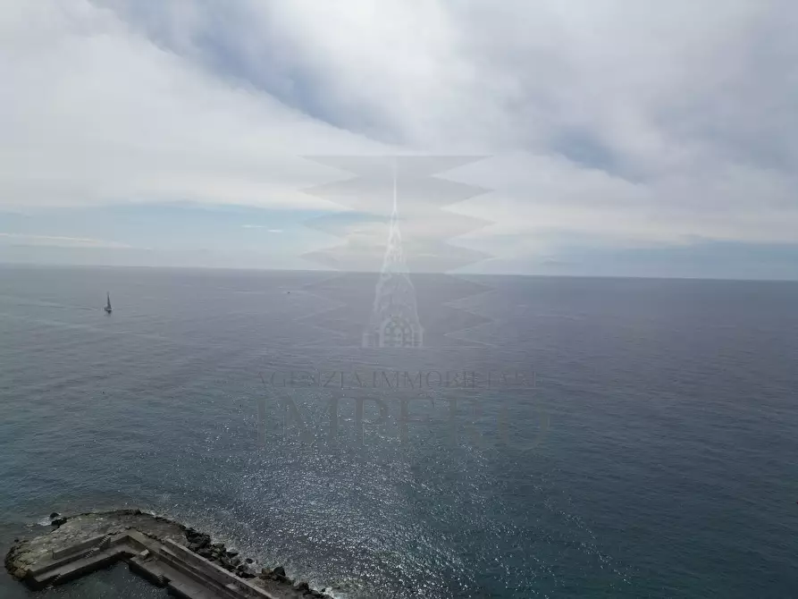 Immagine 10 di Bilocale in vendita  in Corso Guglielmo Marconi 169 a San Remo