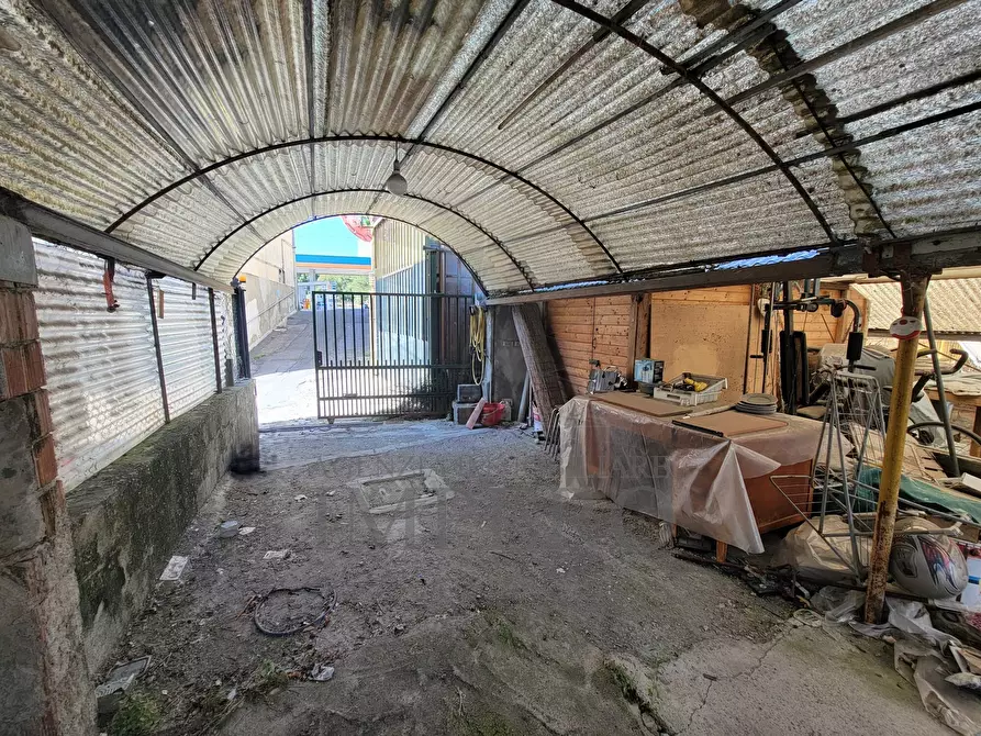 Immagine 20 di Magazzino in vendita  in Strada Statale 1 35 a Camporosso