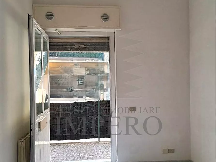 Immagine 9 di Locale commerciale in vendita  in Via Colonnello Aprosio 105 a Vallecrosia