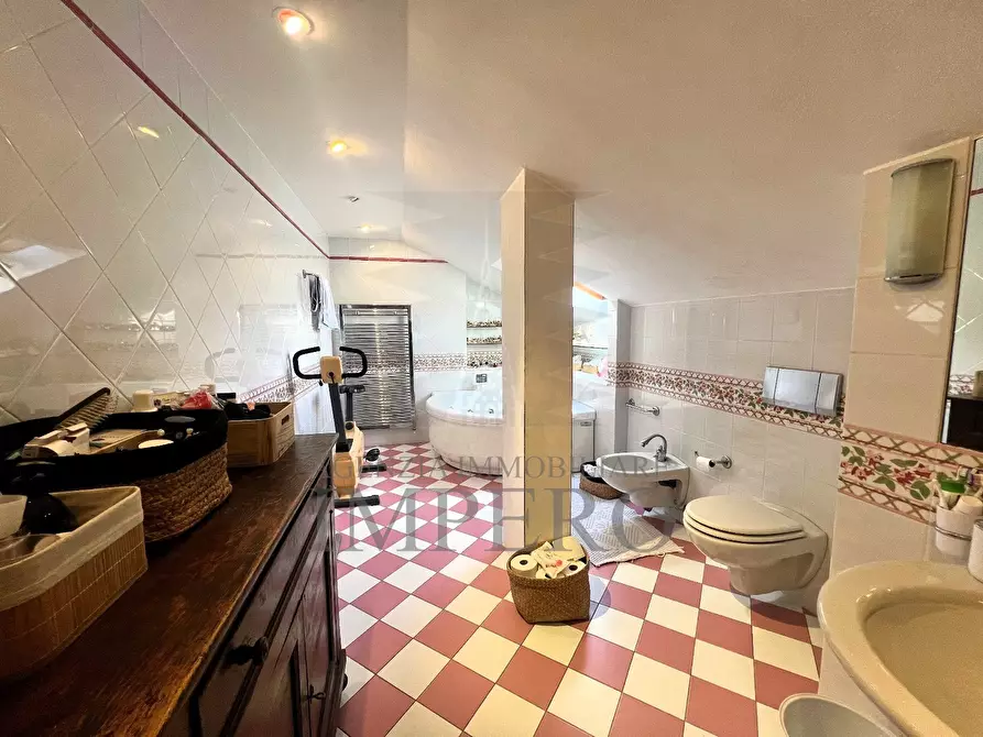 Immagine 36 di Pentalocale in vendita  in Corso Vittorio Emanuele 236 a Camporosso