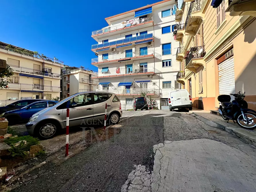 Immagine 20 di Magazzino in vendita  in Via Jean Jonquiere 25 a Ospedaletti