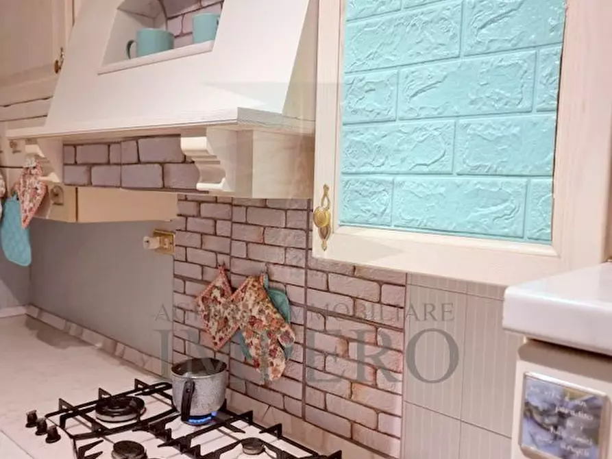 Immagine 11 di Quadrilocale in vendita  in Via San Secondo 13 a Ventimiglia