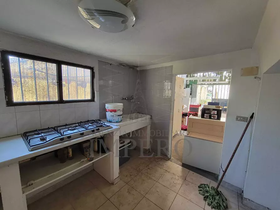 Immagine 38 di Magazzino in vendita  in Strada Statale 1 35 a Camporosso