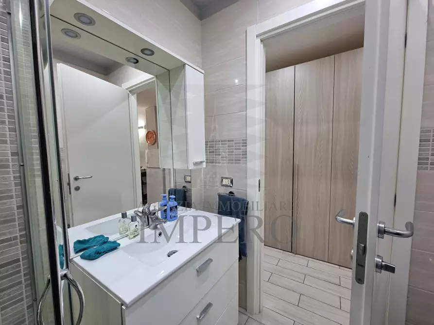 Immagine 7 di Bilocale in vendita  in Via Gallardi 170 a Ventimiglia