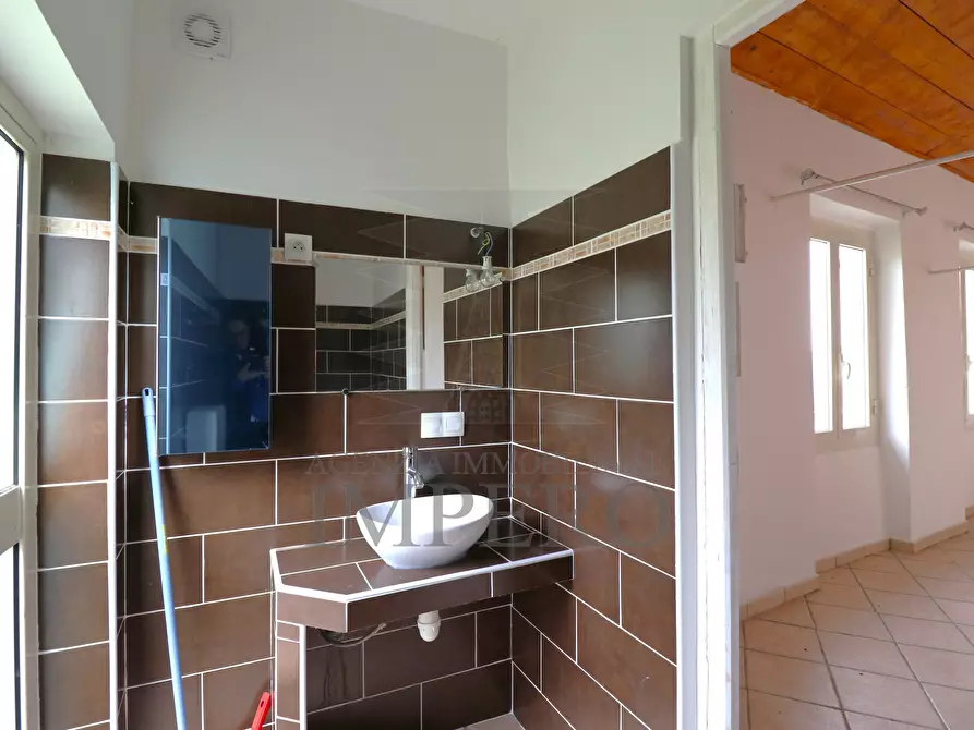 Immagine 11 di Porzione di casa in vendita  in Via L. Alborno 101B a Ventimiglia