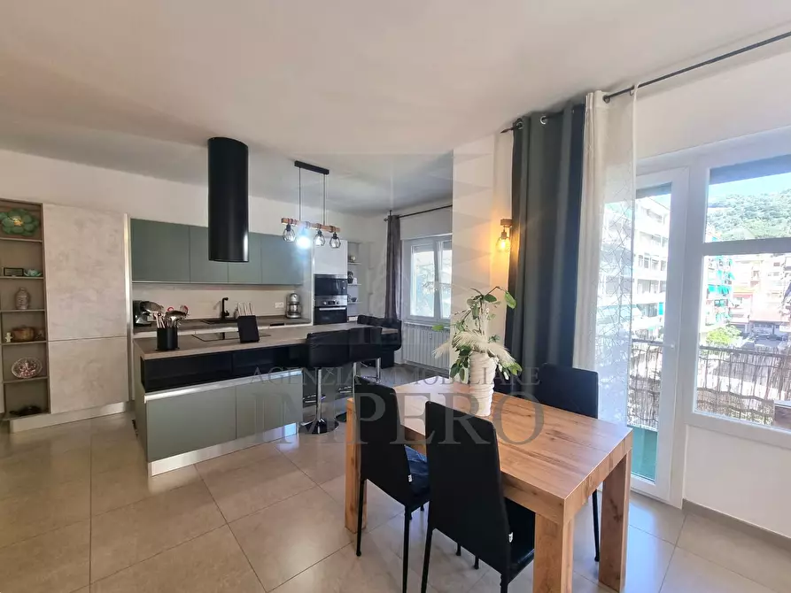 Immagine 3 di Quadrilocale in vendita  in Via Roma 60 a Ventimiglia