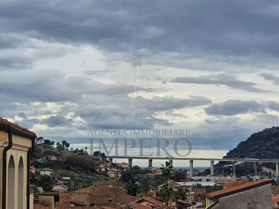 Immagine 1 di Bilocale in vendita  in Piazza Giuseppe Garibaldi 1 a Camporosso