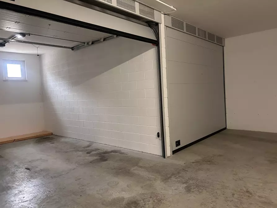 Immagine 3 di Garage in affitto  in Via Adriatica Sud a Pescara