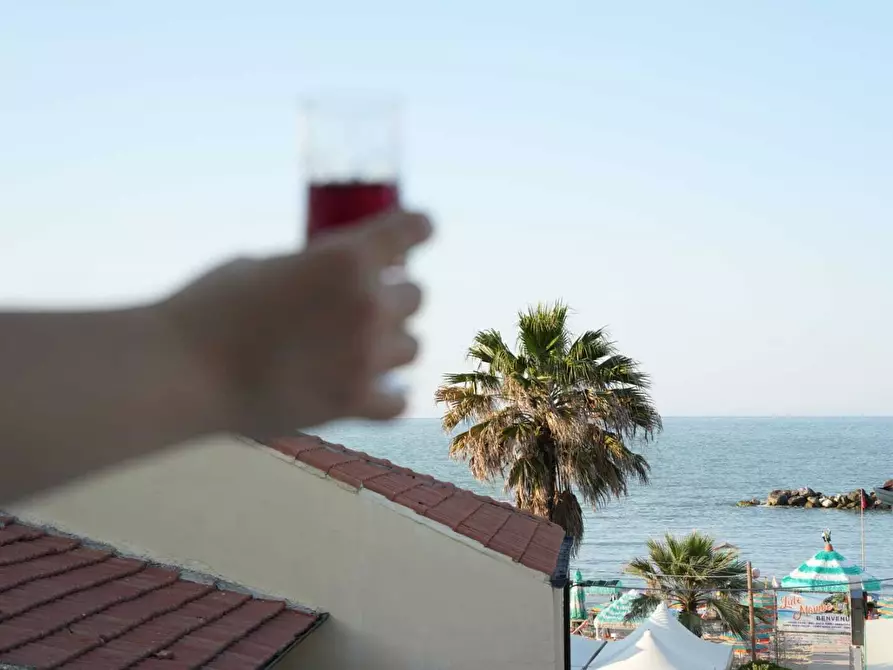 Immagine 33 di Pentalocale in affitto  in Viale Maiella 23/A a Francavilla Al Mare