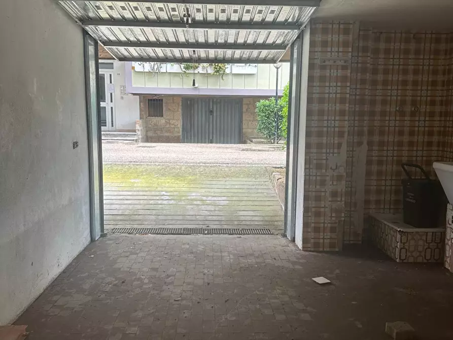 Immagine 2 di Garage in affitto  in Viale Maiella 23/a a Francavilla Al Mare