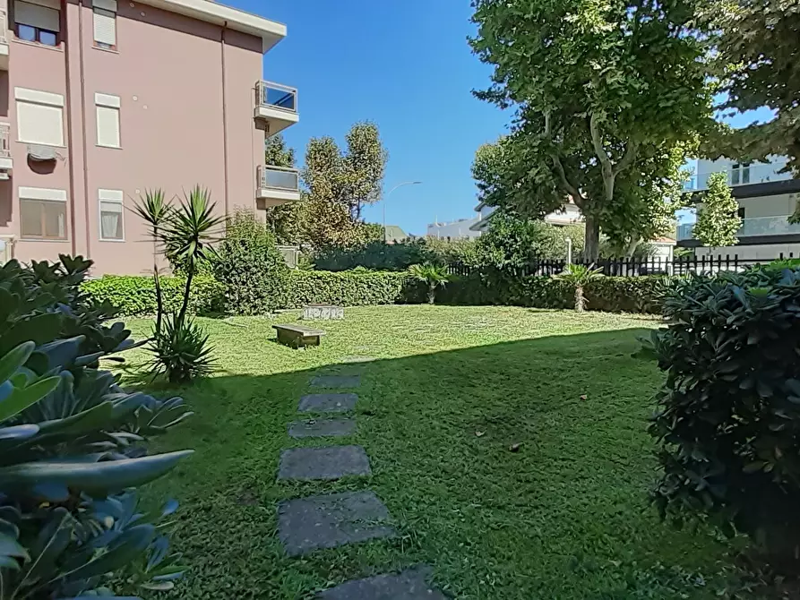 Immagine 1 di Trilocale in affitto  a Francavilla Al Mare