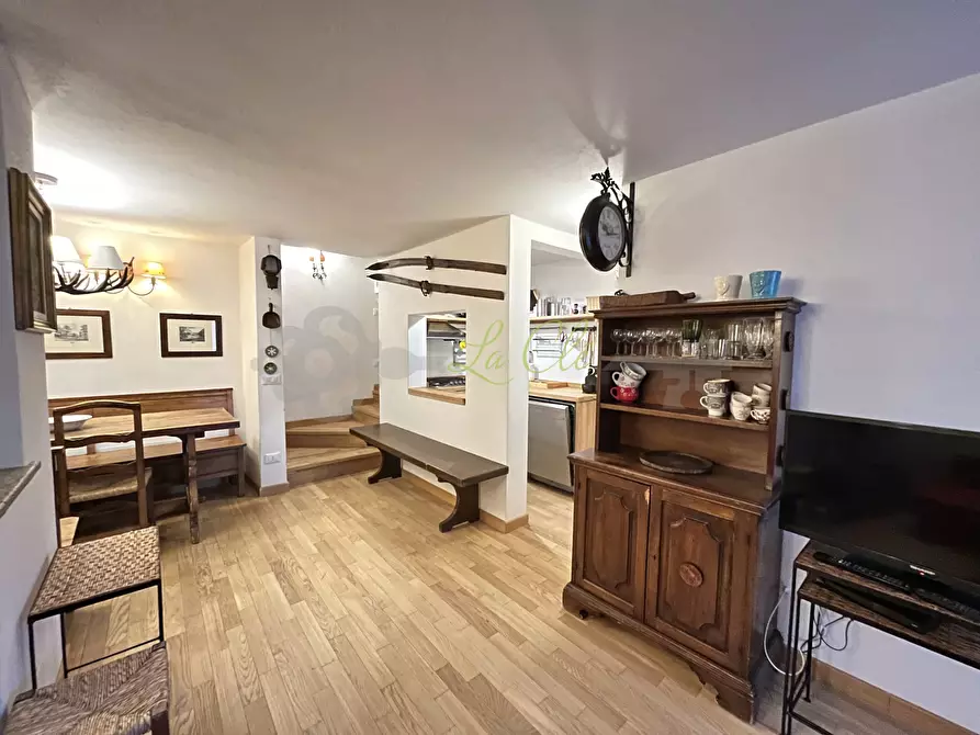 Immagine 10 di Quadrilocale in affitto  in Passaggio Truchet 2B a Courmayeur