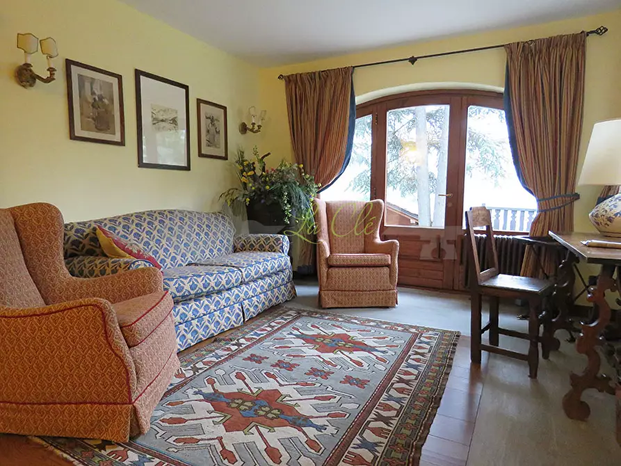 Immagine 1 di Trilocale in affitto  in Regione Belvedere 4 a Courmayeur