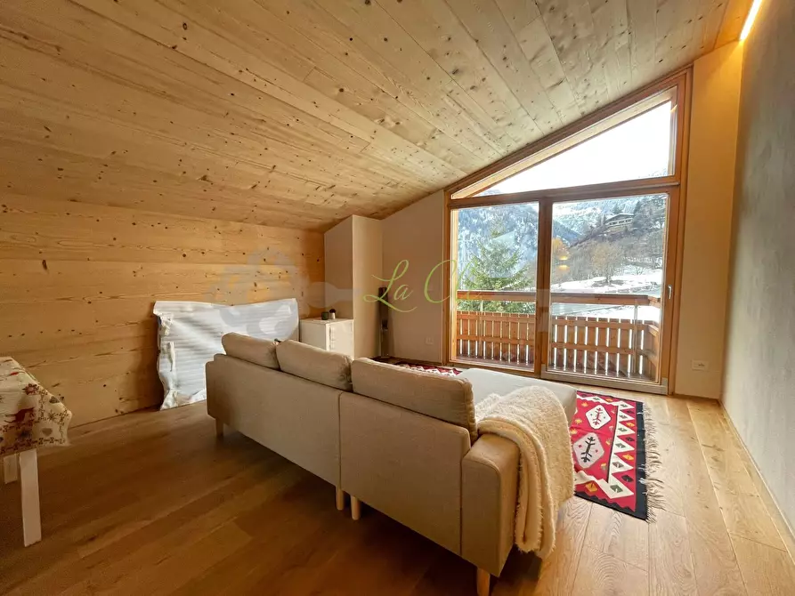 Immagine 8 di Trilocale in affitto  a Pre'-Saint-Didier