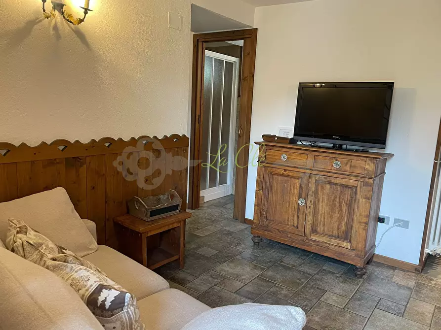 Immagine 8 di Trilocale in affitto  in Via San Giocondo a Courmayeur