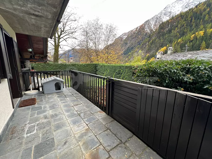 Immagine 20 di Quadrilocale in vendita  a Courmayeur