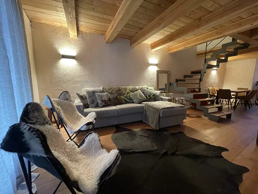 Immagine 1 di Trilocale in affitto  in Via Roma 47 a Courmayeur