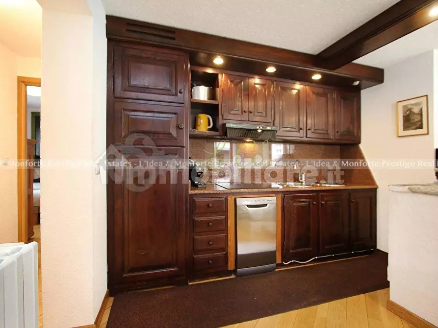 Immagine 13 di Trilocale in vendita  a Courmayeur