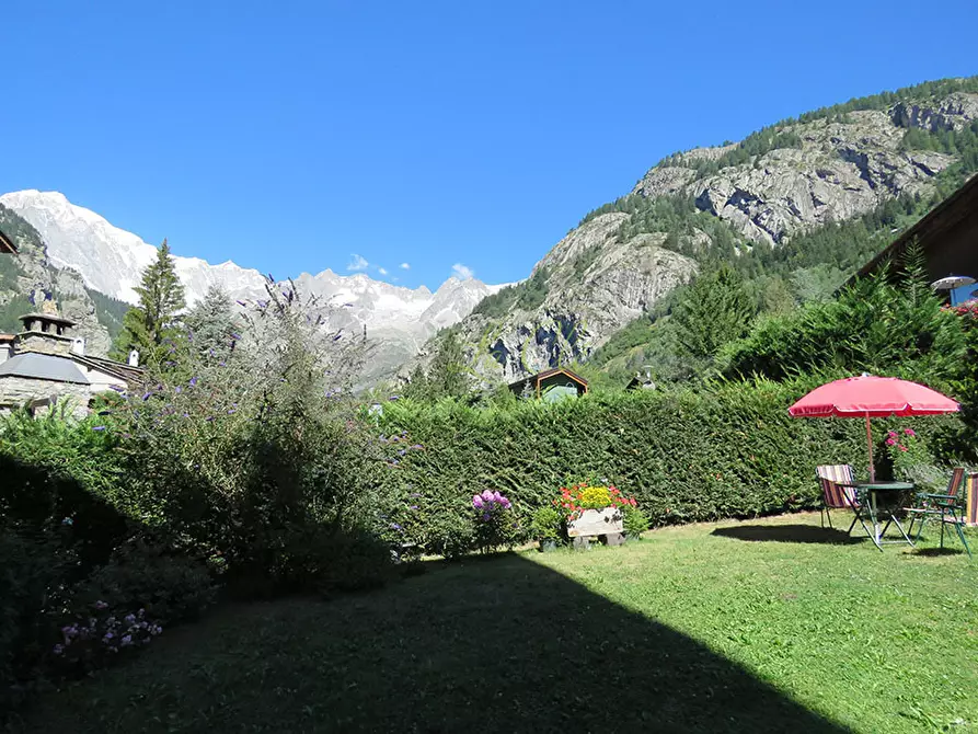 Immagine 21 di Quadrilocale in affitto  in Strada Plan Gorret a Courmayeur