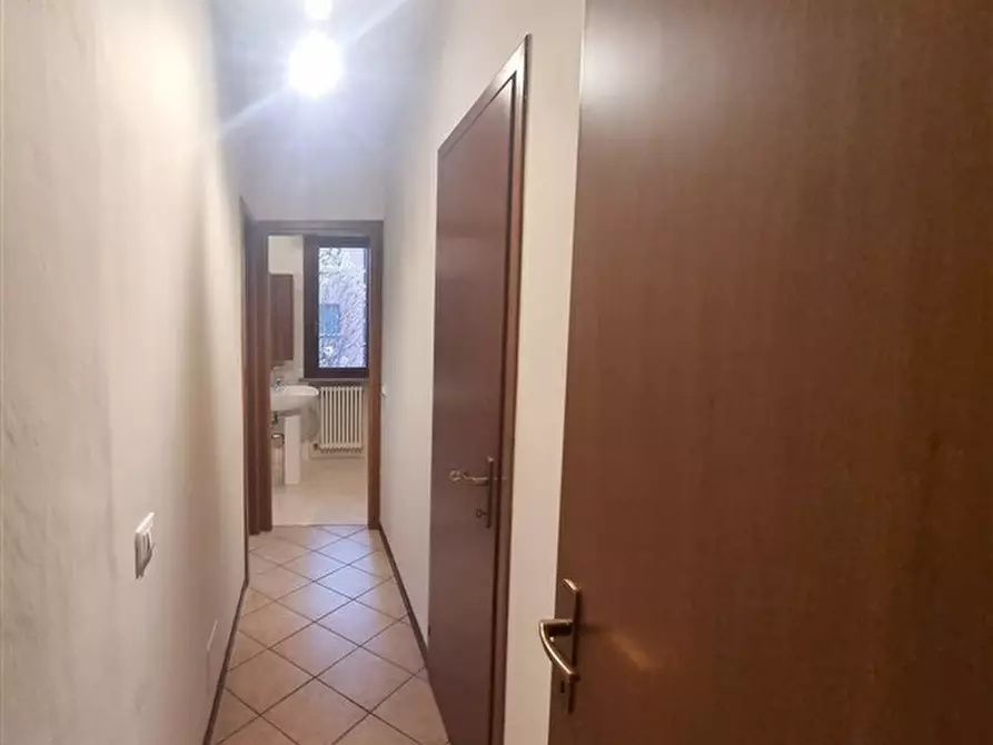 Immagine 12 di Bilocale in vendita  in Strada Val Parma 188 a Parma