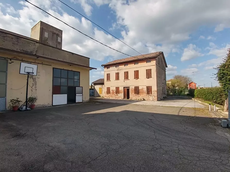 Immagine 22 di Attività artigianale in vendita  a Novellara