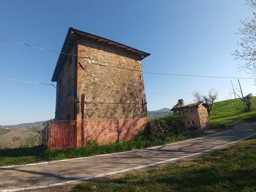 Immagine 22 di Rustico / casale in vendita  in Via Castello 45 a Monte San Pietro
