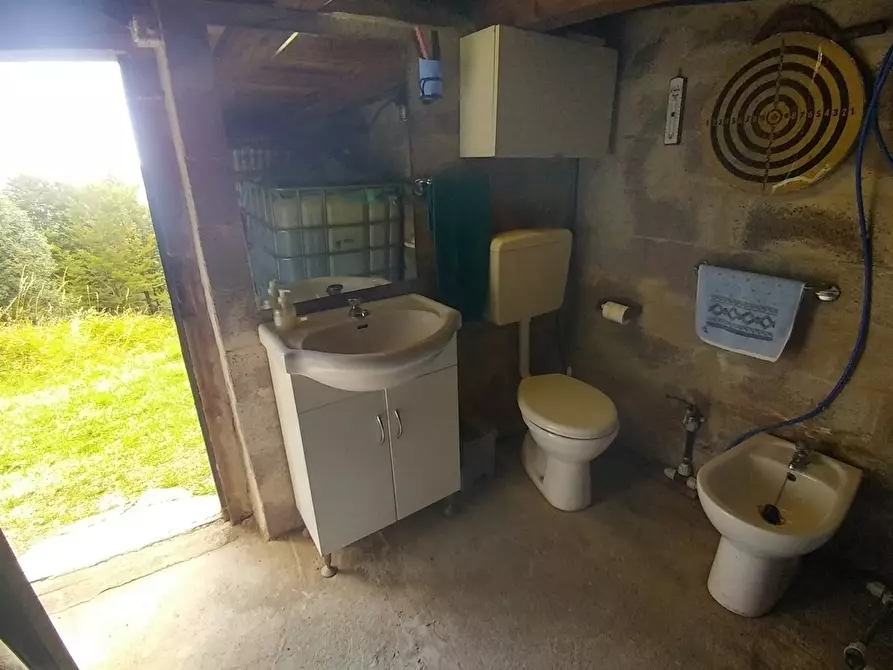 Immagine 24 di Rustico / casale in vendita  in Via Cà Zucchi 1294 a Fanano