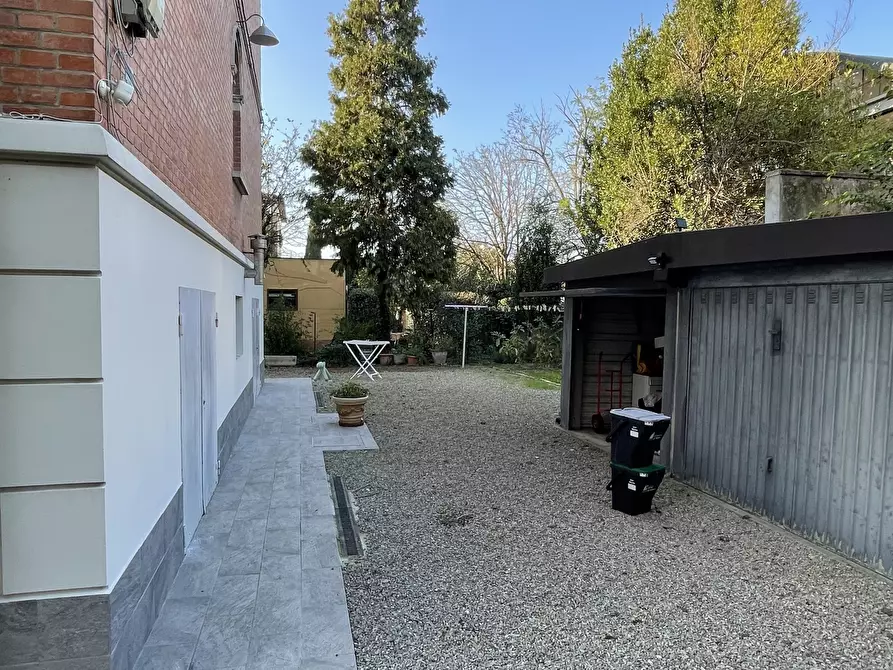 Immagine 22 di Porzione di casa in vendita  in via casoli a Modena
