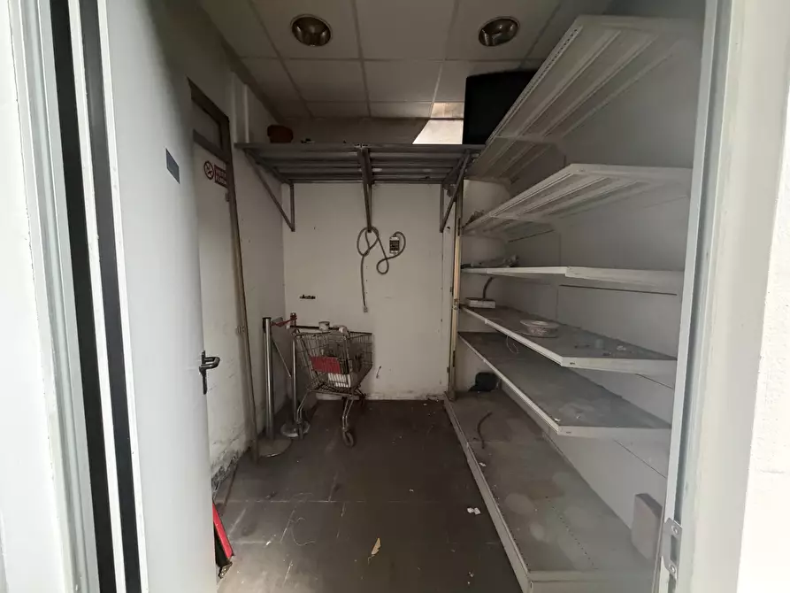 Immagine 10 di Capannone industriale in vendita  in Via Vincenzo Chiarugi 10 a Rovigo