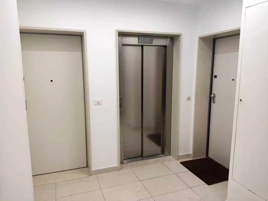 Immagine 16 di Bilocale in vendita  in Corso Alcide de Gasperi 340 a Bari