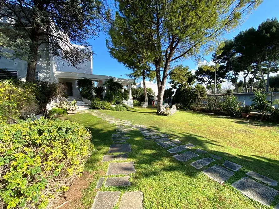 Immagine 5 di Villa in vendita  in Corso Alcide de Gasperi 376 a Bari
