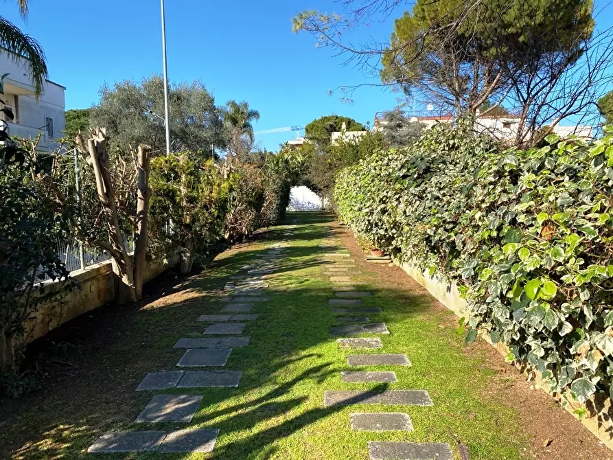 Immagine 23 di Villa in vendita  in Corso Alcide de Gasperi 376 a Bari