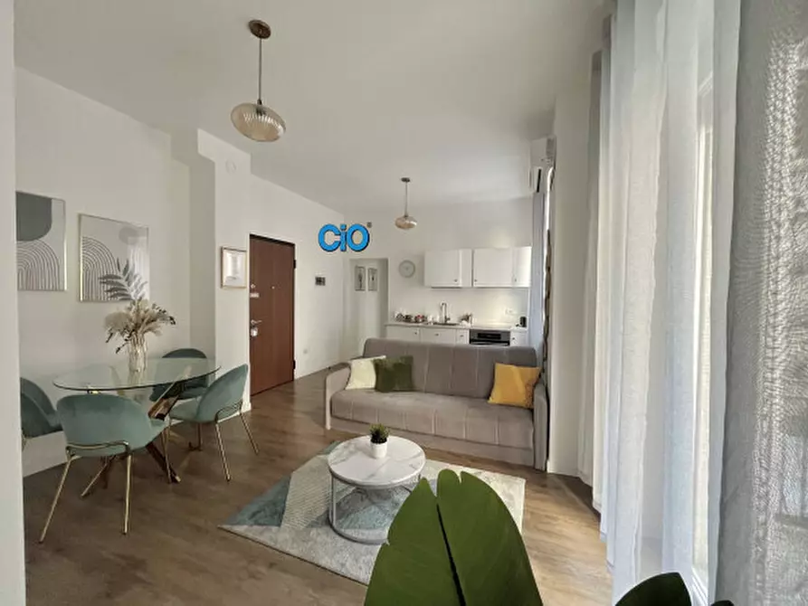 Immagine 1 di Bed & Breakfast in vendita  a Bologna