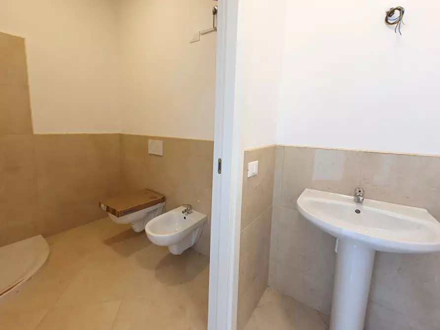 Immagine 9 di Locale commerciale in vendita  in TRAV. VIA MILANO a Brescia