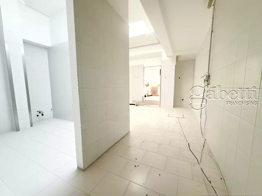 Immagine 8 di Locale commerciale in affitto  in Via Andrea Ponti a Cornaredo