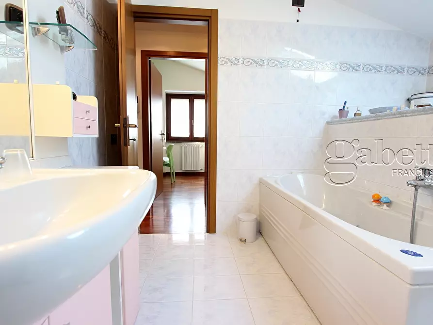 Immagine 30 di Villetta a schiera in vendita  in Via Cesare Battisti a Nerviano