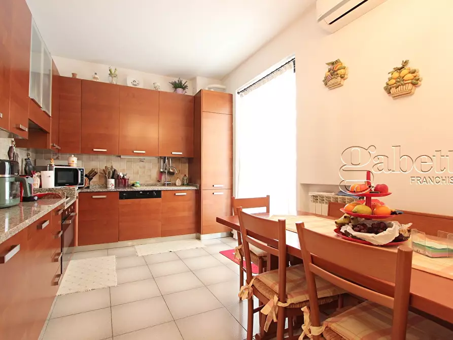 Immagine 14 di Villa in vendita  a Parabiago