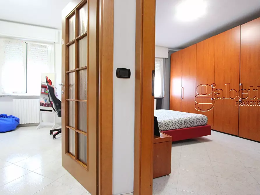 Immagine 12 di Trilocale in vendita  in Via Guglielmo Marconi a Pogliano Milanese